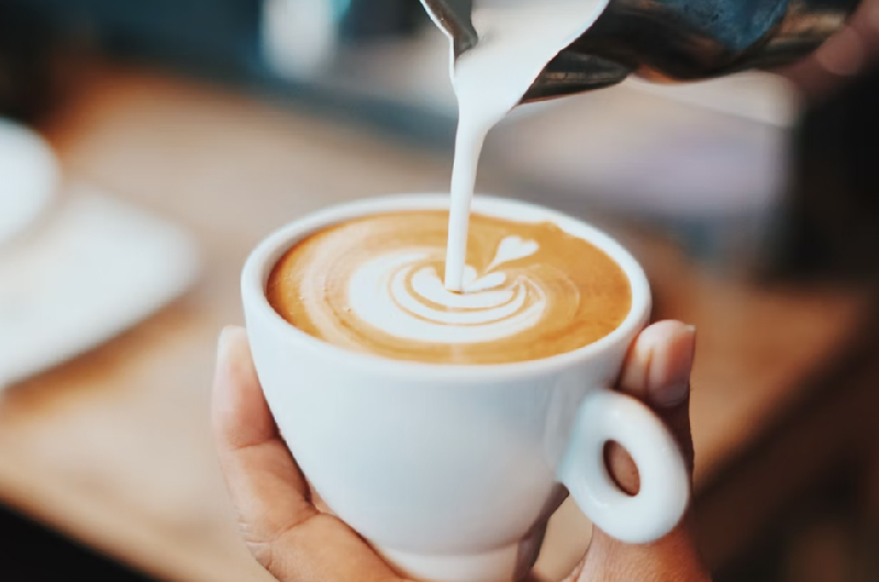 Macchiato vs. latte- differences between your favorite coffee drinks explained